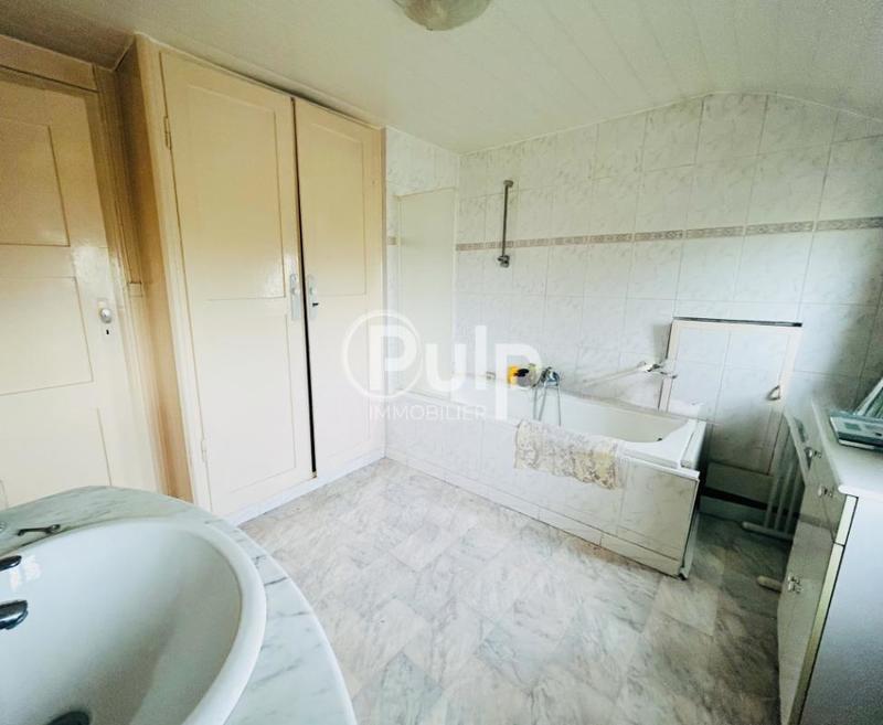 Maison - 122 m² - 8 pièces