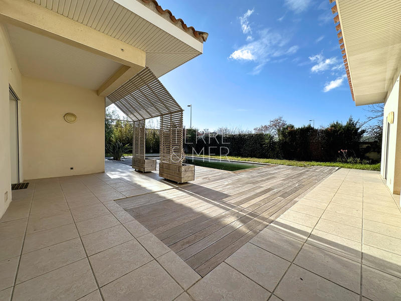 Maison - 180 m² - 6 pièces