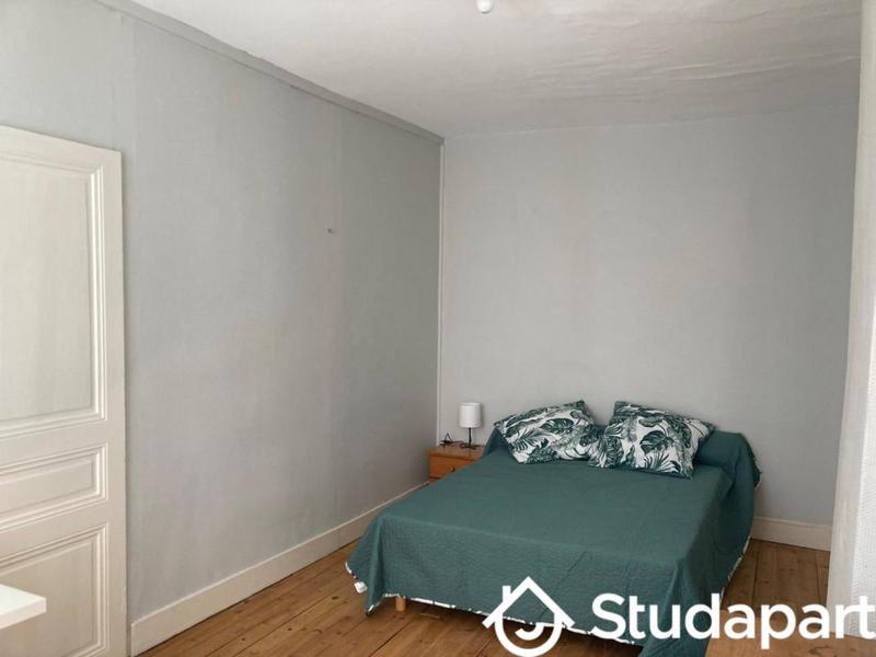 Chambre - 65 m² - 1 pièce