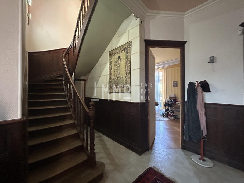 Maison - 337 m² - 13 pièces