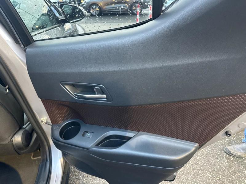 Toyota c-Hr 1.2t Cvt 4wd Graphic