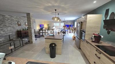 Villa - 181 m² - 6 pièces