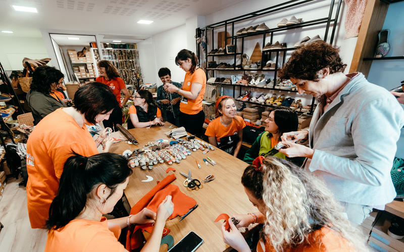 Atelier de fabrication de porte-clés espadrilles