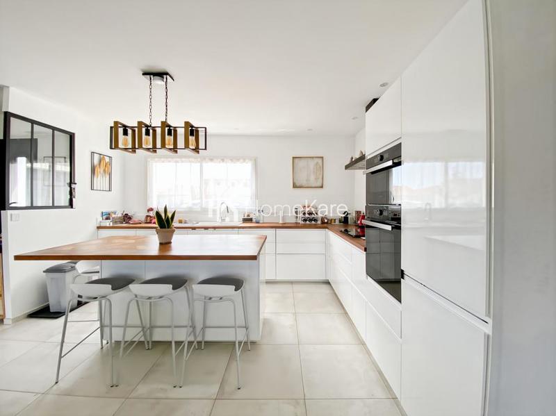 Maison - 110 m² - 4 pièces