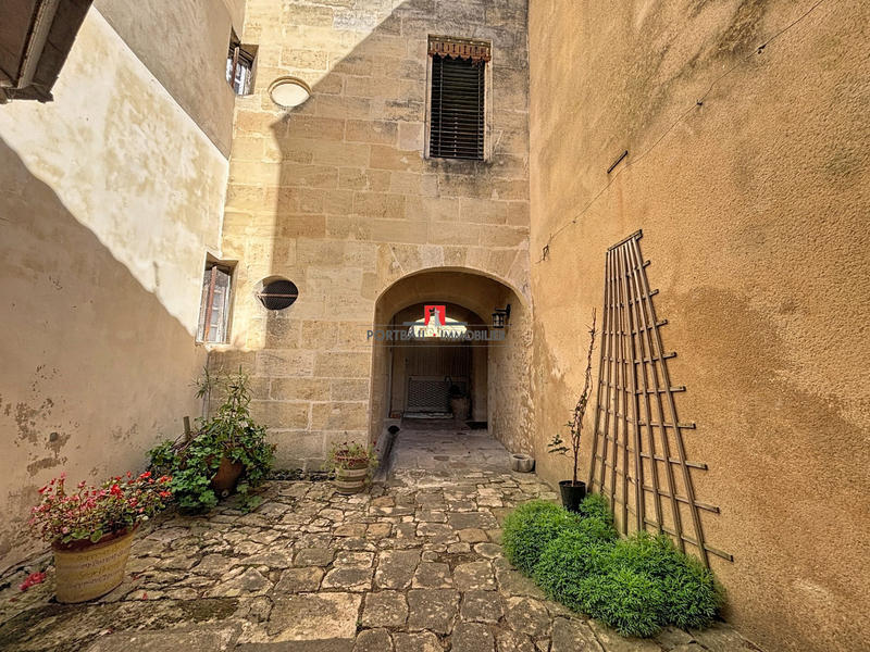 Maison - 251 m² - 5 pièces