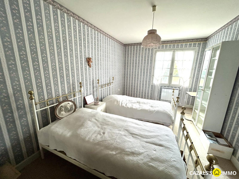 Maison traditionnelle - 204 m² - 9 pièces