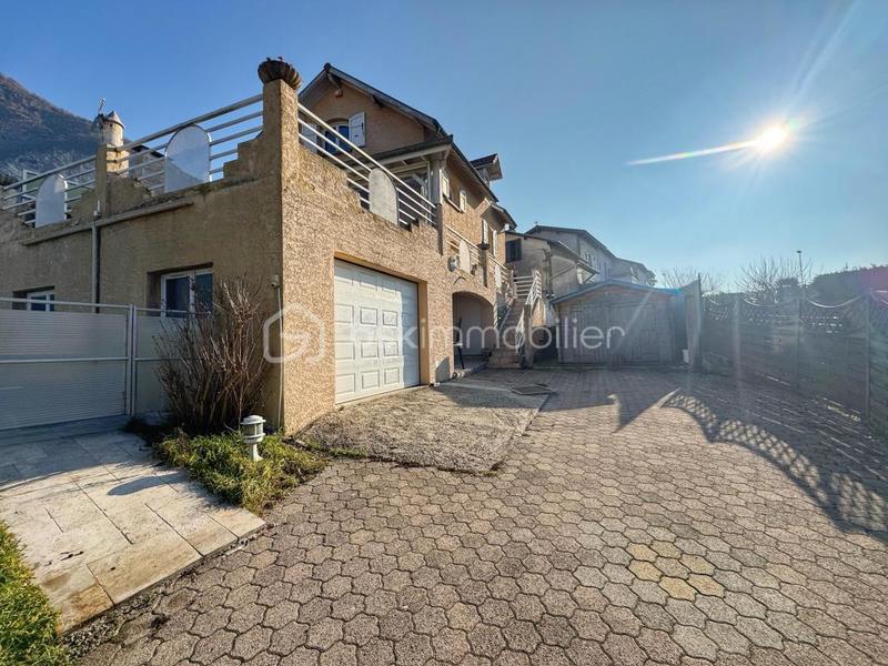 Villa - 151 m² - 5 pièces