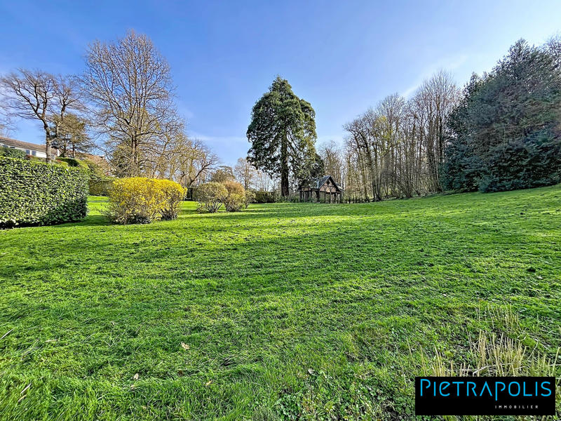 Maison - 224 m² - 7 pièces