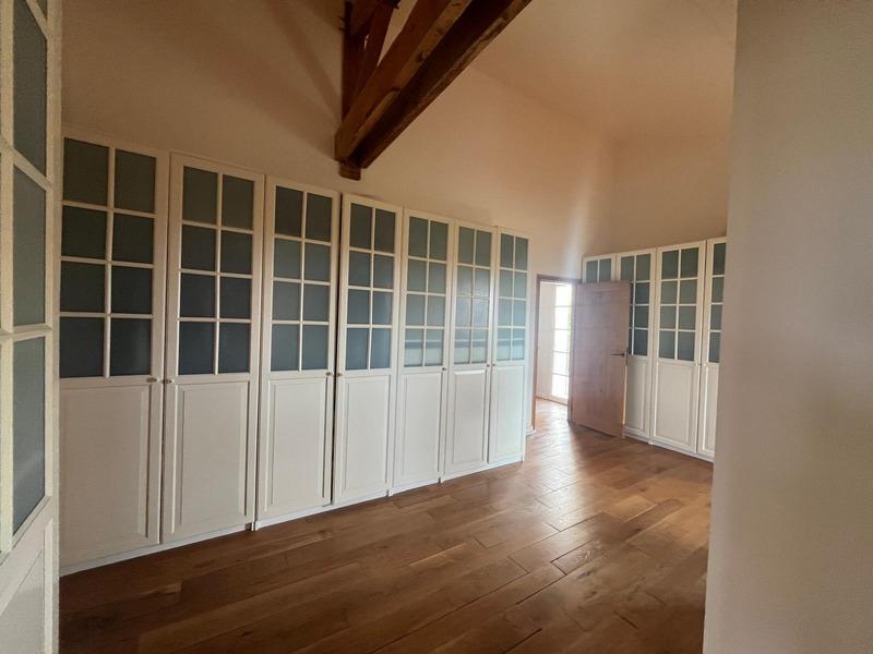 Propriété - 220 m² - 8 pièces