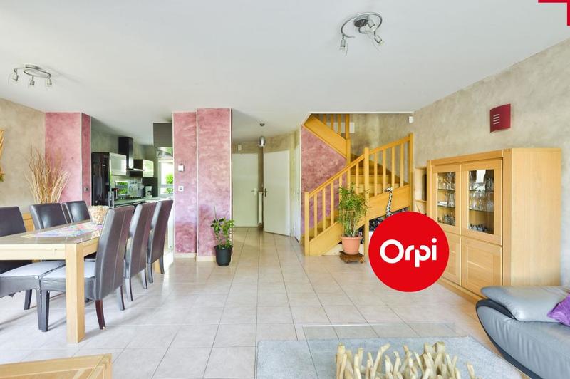 Maison - 104 m² - 4 pièces