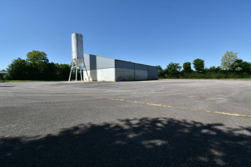 Bureau - 690 m² - 3 pièces