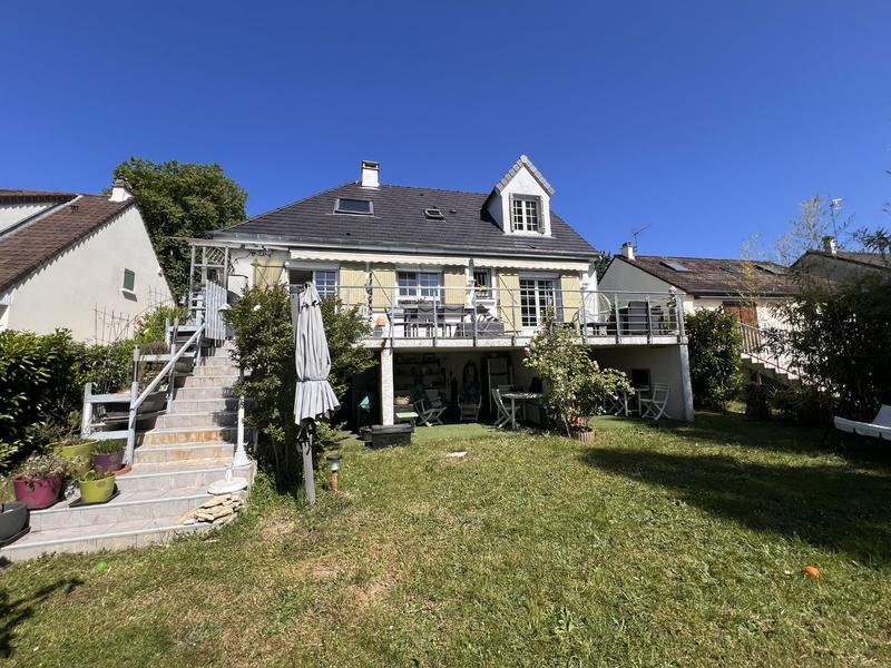 Maison - 108 m² - 6 pièces