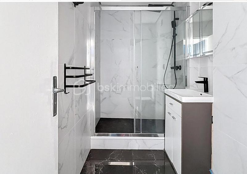 Studio - 30 m² - 1 pièce