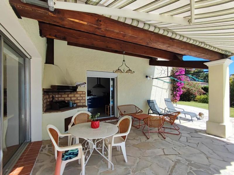 Villa - 180 m² - 6 pièces