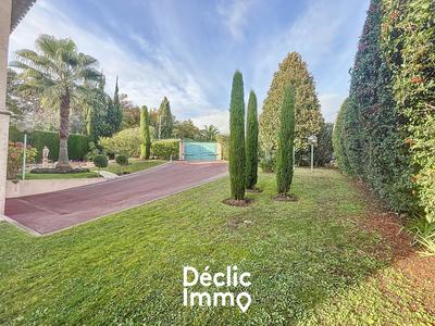 Maison - 200 m² - 5 pièces