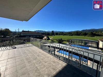 Maison - 249 m² - 7 pièces