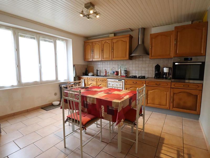 Maison - 220 m² - 6 pièces