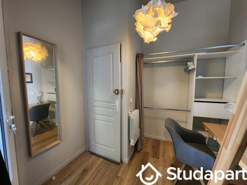 Chambre - 9 m² - 1 pièce