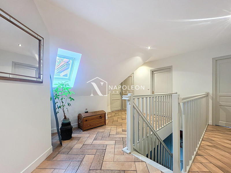 Maison - 190 m² - 6 pièces