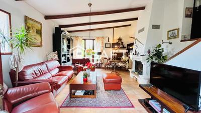 Maison - 137 m² - 6 pièces