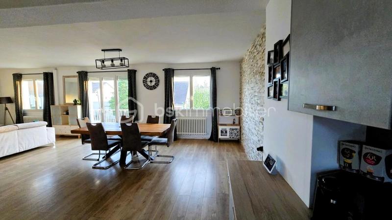 Maison - 140 m² - 8 pièces