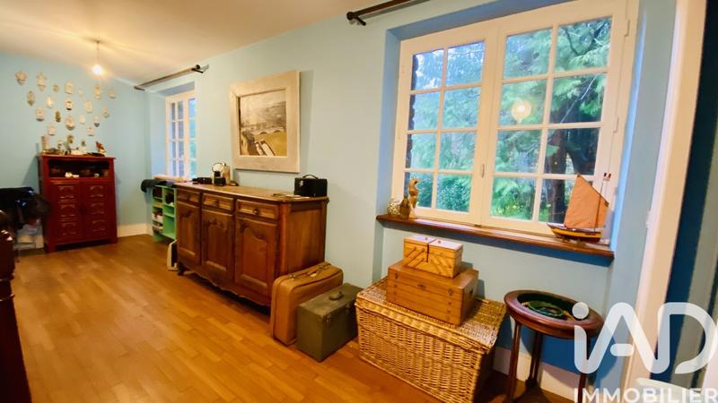 Maison - 305 m² - 10 pièces