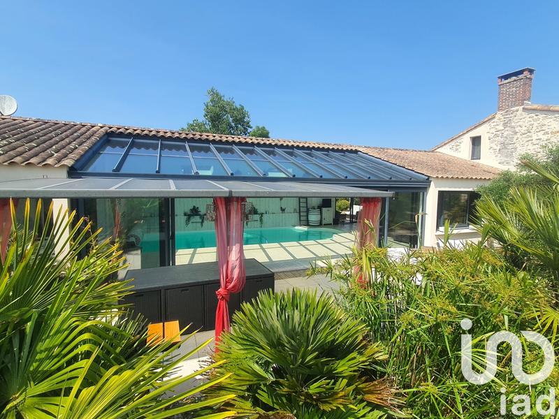 Maison - 360 m² - 8 pièces