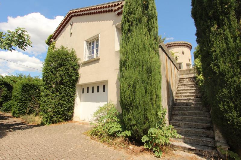 Maison - 195 m² - 8 pièces