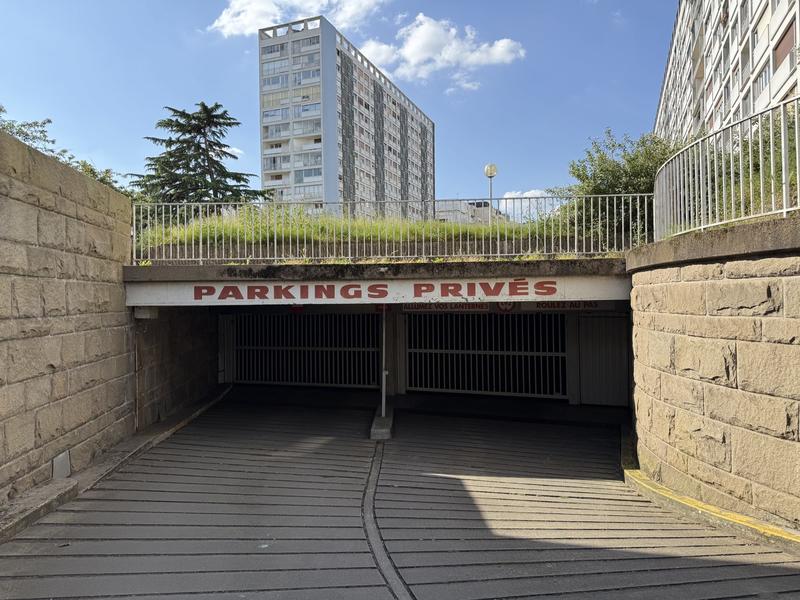 Parking / Garage - 11 m²