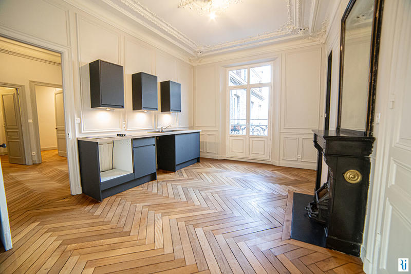 Appartement - 143 m² - 5 pièces