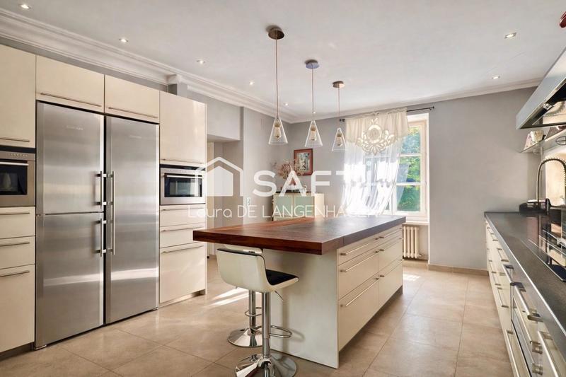 Propriété - 358 m² - 12 pièces