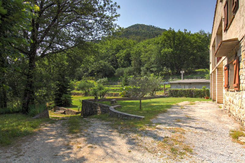 Maison - 270 m² - 8 pièces