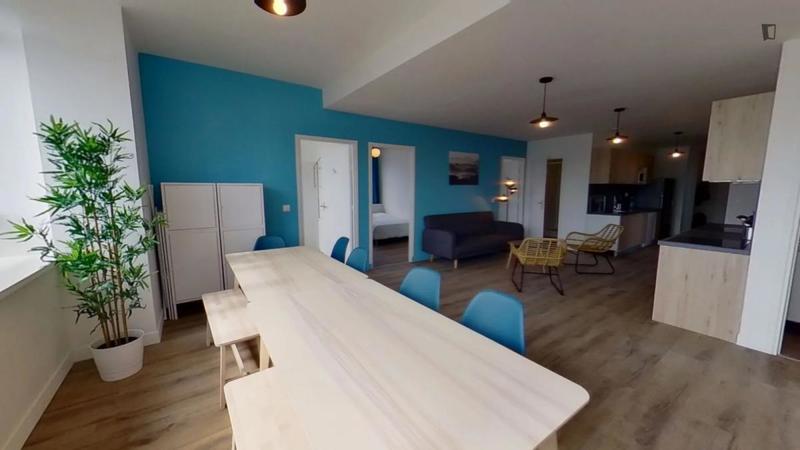 Chambre - 10 m² - 11 pièces