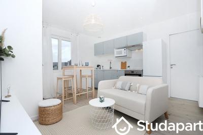 Chambre - 13 m² - 1 pièce