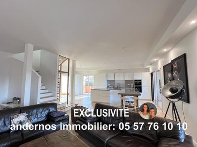 Maison - 233 m² - 7 pièces
