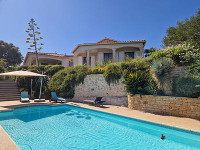 Villa - 187 m² - 6 pièces