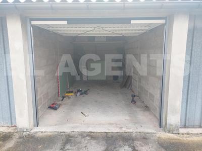 Parking / Garage - 13 m²