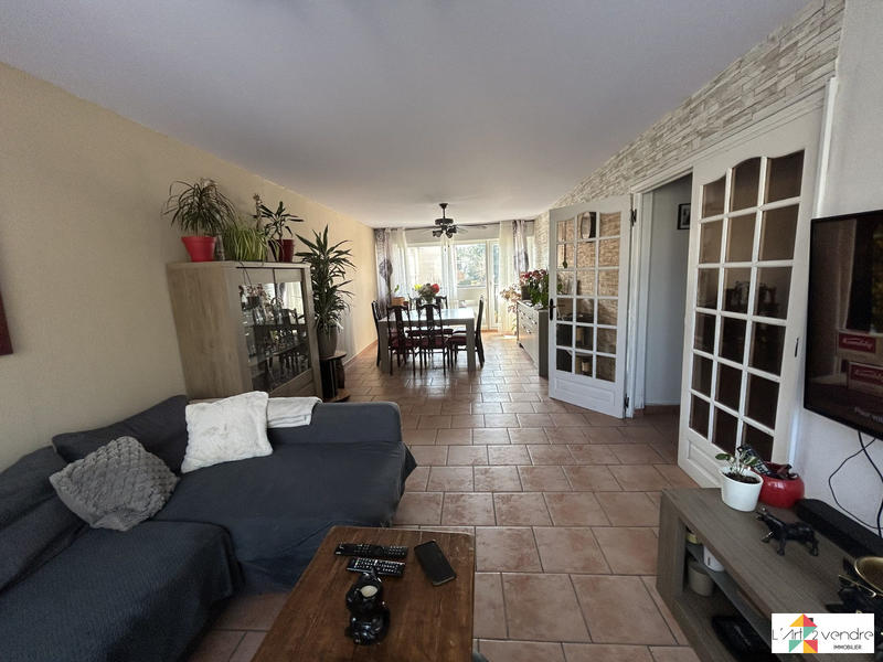 Appartement - 93 m² - 5 pièces