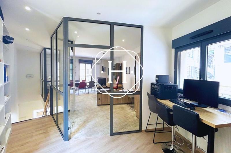 Local commercial - 120 m² - 4 pièces