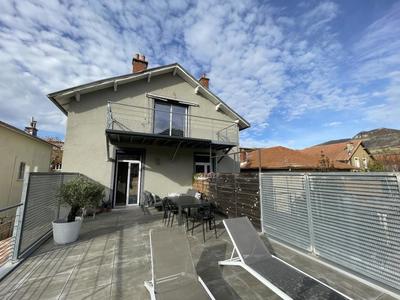 Appartement - 92 m² - 4 pièces