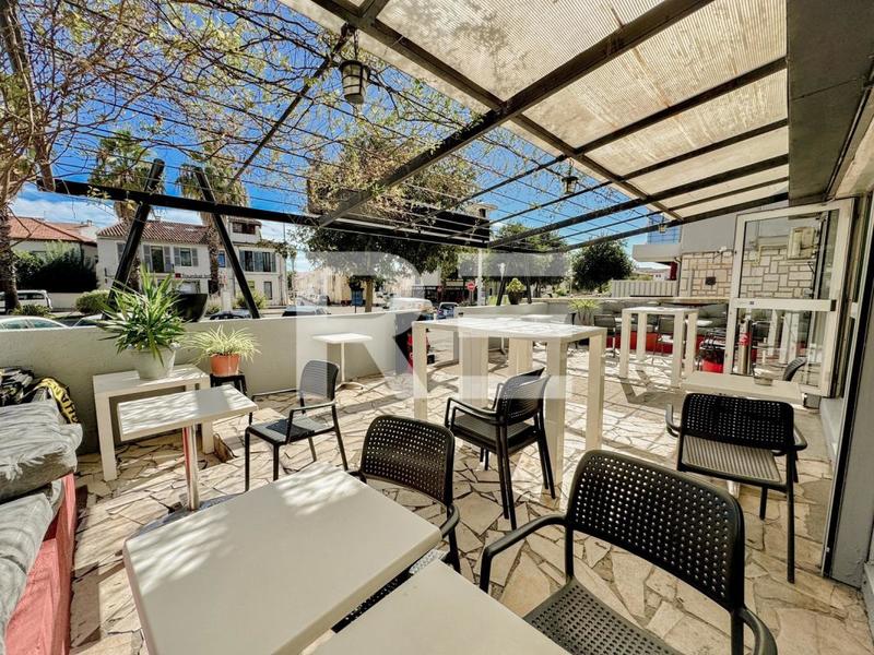 Local commercial - 109 m² - 6 pièces