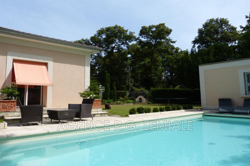 Maison - 166 m² - 8 pièces