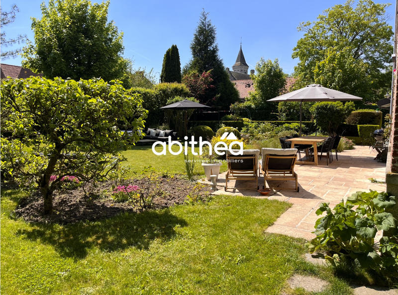 Maison - 330 m² - 11 pièces