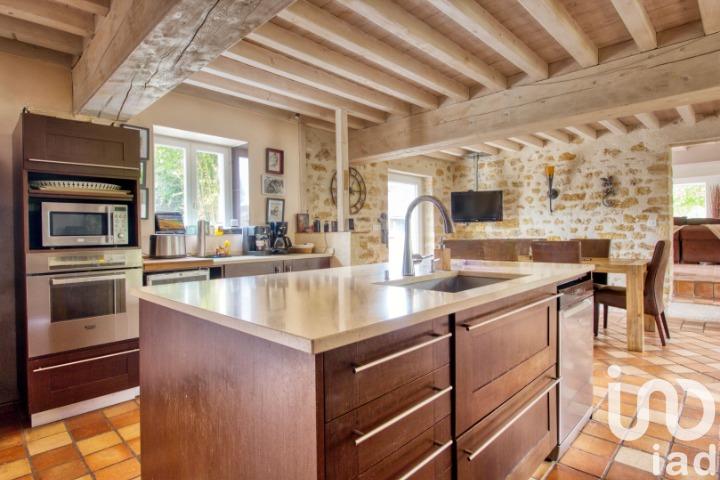 Maison - 327 m² - 9 pièces