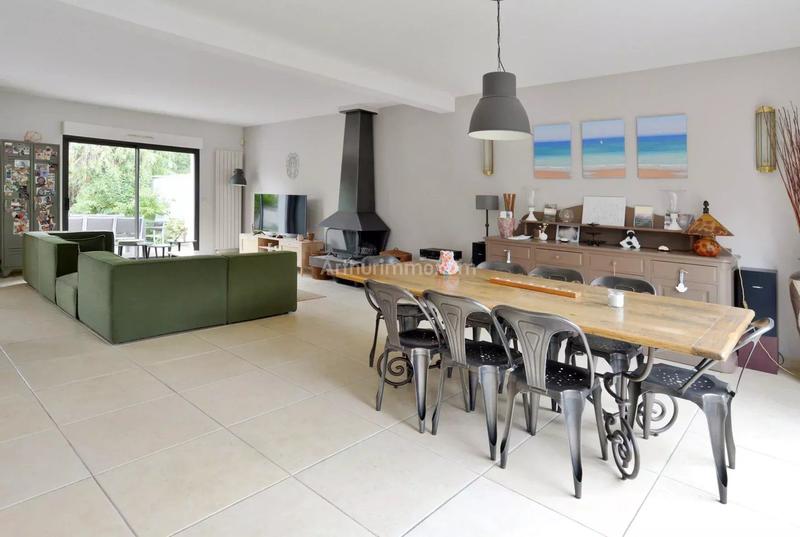 Maison - 210 m² - 7 pièces