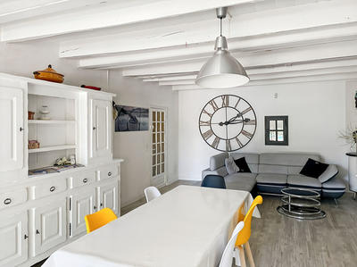 Maison - 250 m² - 6 pièces