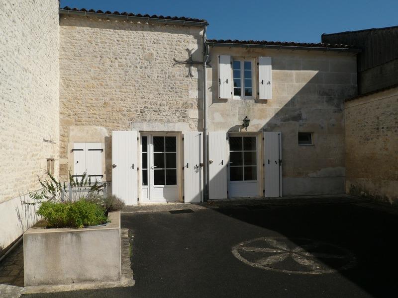 Maison - 350 m² - 9 pièces