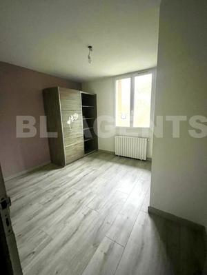 Appartement - 85 m² - 5 pièces