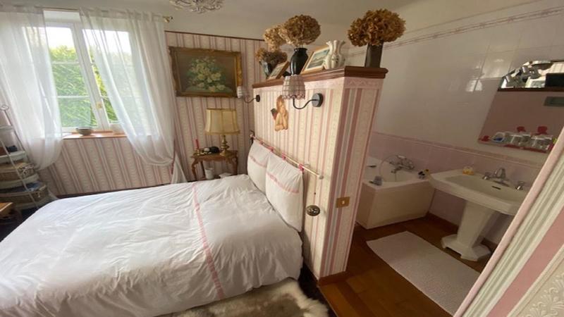 Propriété - 240 m² - 11 pièces