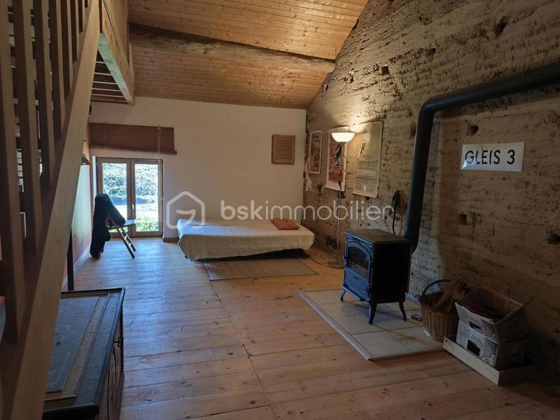 Corps de ferme - 222 m² - 9 pièces